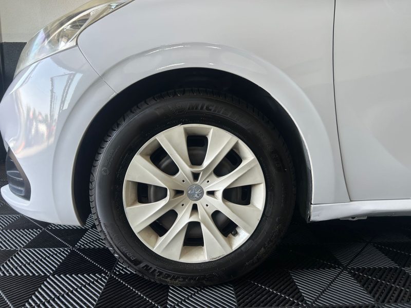 PEUGEOT 208 1.6 HDi 75 ACTIVE