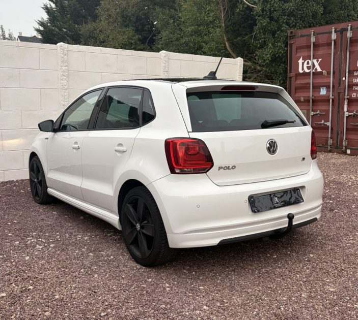 Volkswagen Polo 1.2 TDI 75ch Rline ( Sièges cuir chauffant / Crochet d'attelage / Carplay )  
