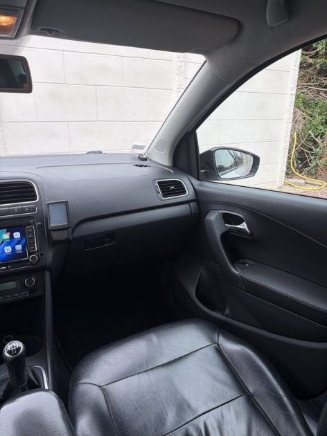 Volkswagen Polo 1.2 TDI 75ch Rline ( Sièges cuir chauffant / Crochet d'attelage / Carplay )  