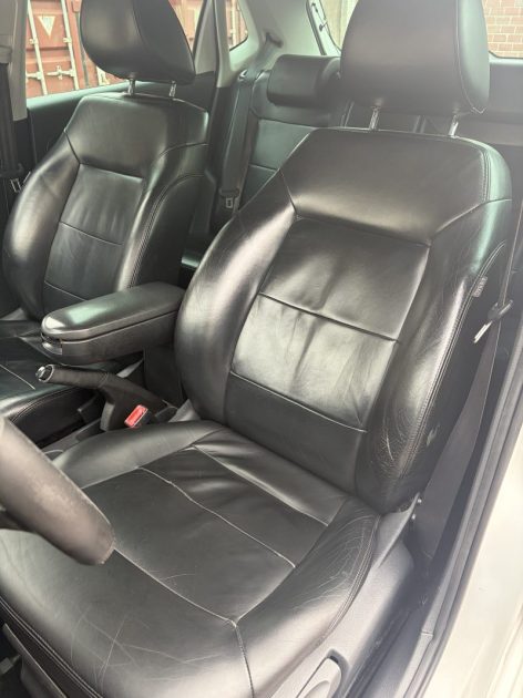 Volkswagen Polo 1.2 TDI 75ch Rline ( Sièges cuir chauffant / Crochet d'attelage / Carplay )  