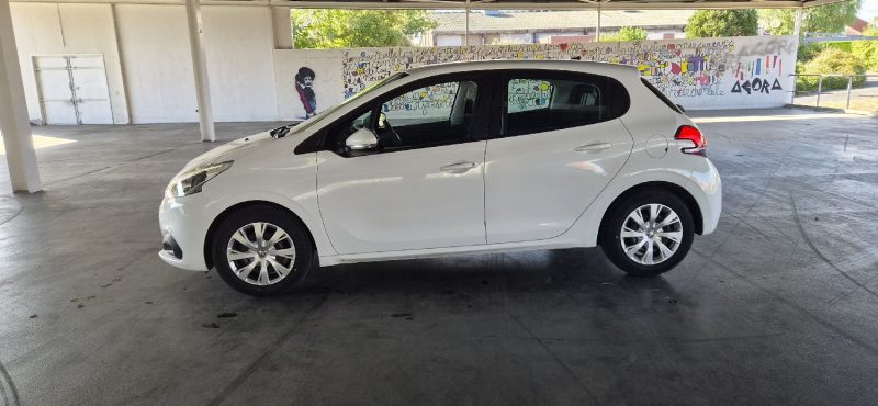 PEUGEOT 208 1.6 HDI 75 CV AN 2016 PROPRE 144 KM 