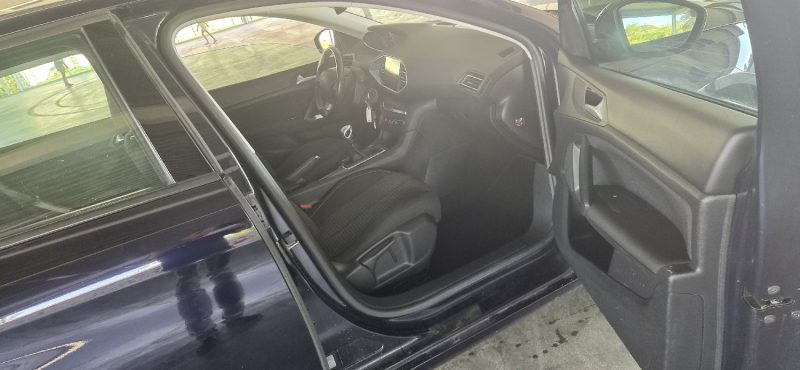 PEUGEOT 308 SW 1.6 HDI 115 CV AN 18 PROPRE BIEN EQUIPE 159 KM