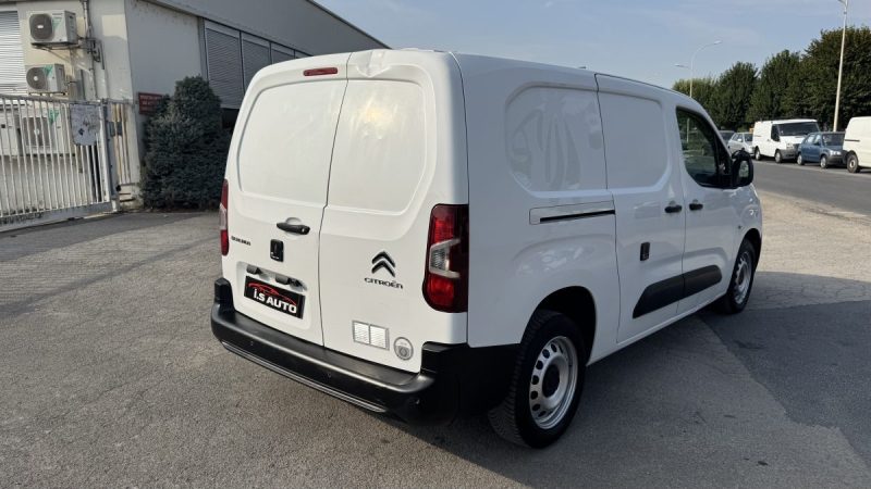 10825 HT CITROEN BERLINGO XL 950 1.5 BLUE HDI 130 CLUB EAT8
