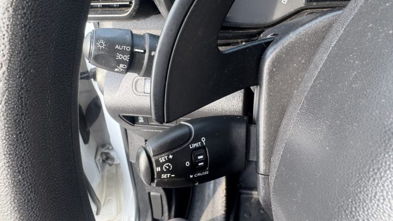 10825 HT CITROEN BERLINGO XL 950 1.5 BLUE HDI 130 CLUB EAT8