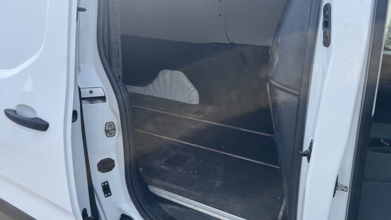 10825 HT CITROEN BERLINGO XL 950 1.5 BLUE HDI 130 CLUB EAT8