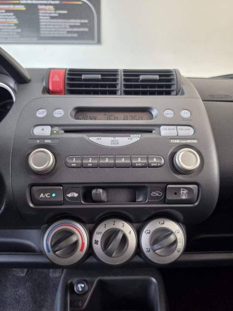 HONDA  JAZZ 1.2 i-DSI 78ch - 2007 - Essence- Révision complète - CT OK - Garantie 12 mois ou 15000km