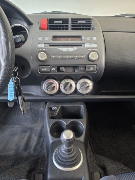 HONDA  JAZZ 1.2 i-DSI 78ch - 2007 - Essence- Révision complète - CT OK - Garantie 12 mois ou 15000km