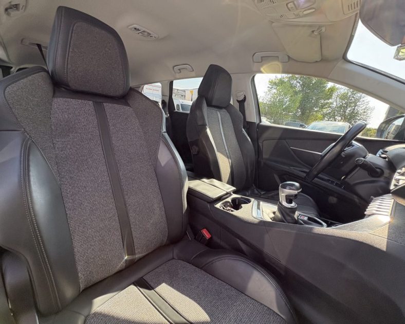 Peugeot 5008 II 1.6 BlueHDi 120 ch 2017 — CT VIERGE - Courroie remplacée - GARANTIE 6 MOIS