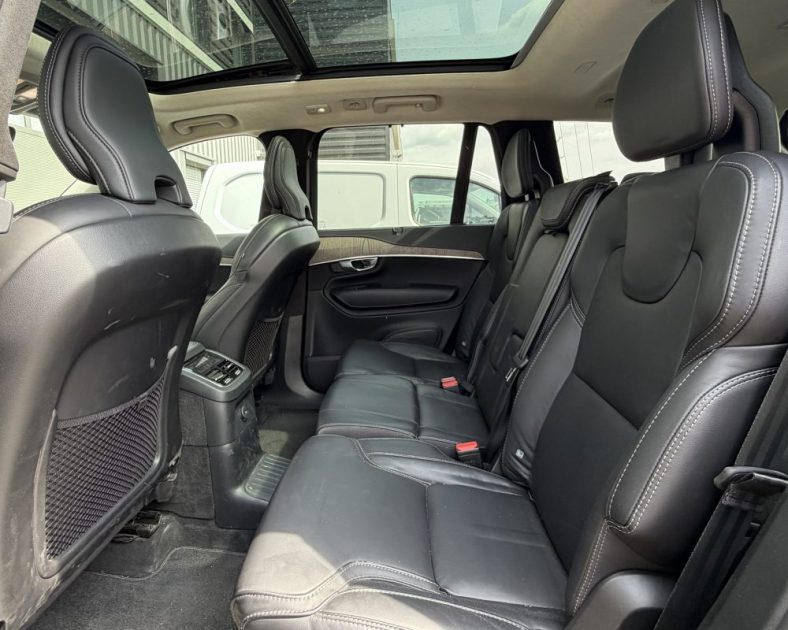 VOLVO XC90 T8 AWD Rechargeable - Ultimate Style Dark - Full Option - 7 Places - Harman Kardon