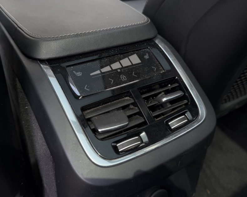 VOLVO XC90 T8 AWD Rechargeable - Ultimate Style Dark - Full Option - 7 Places - Harman Kardon