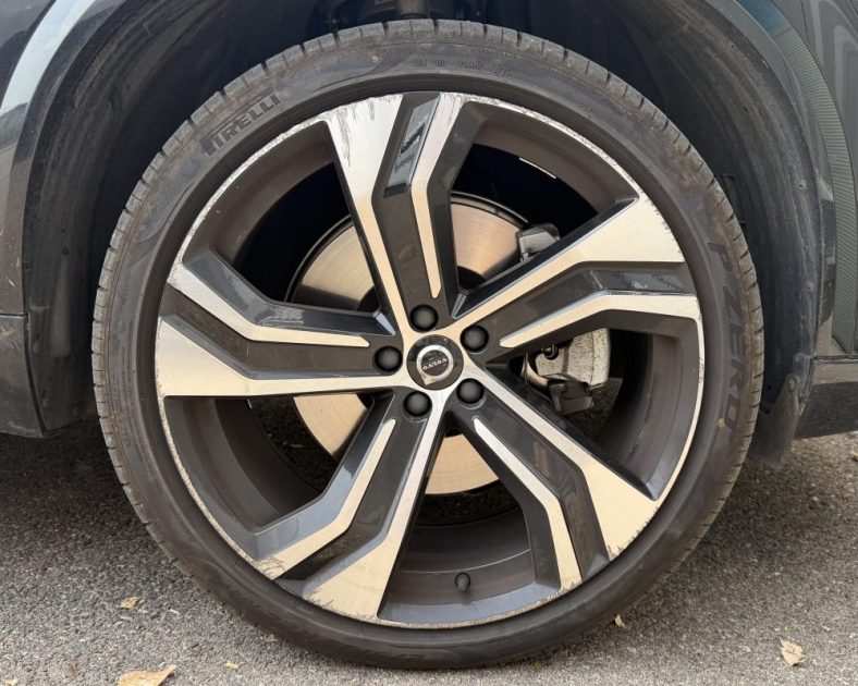 VOLVO XC90 T8 AWD Rechargeable - Ultimate Style Dark - Full Option - 7 Places - Harman Kardon