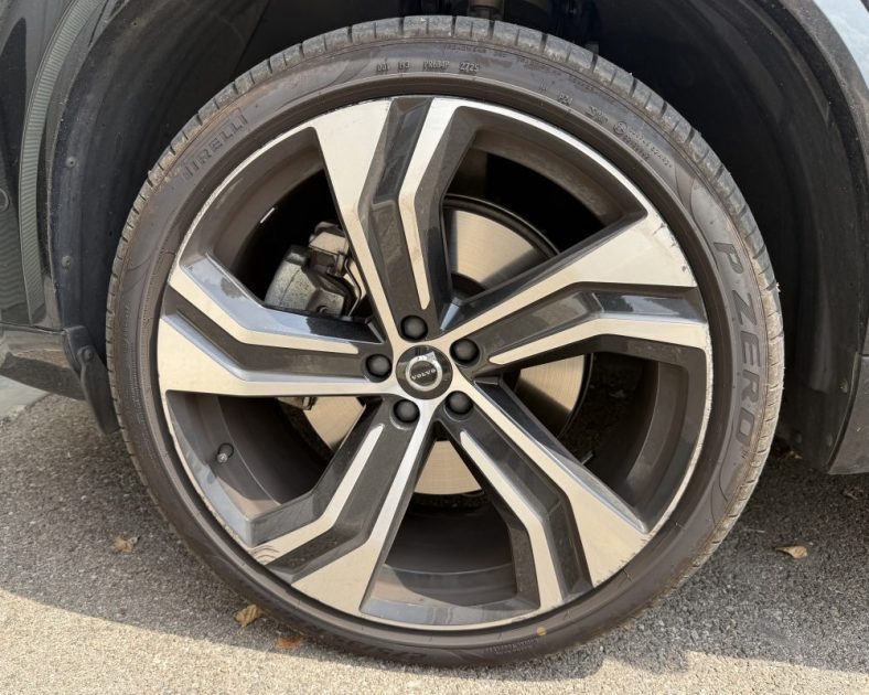 VOLVO XC90 T8 AWD Rechargeable - Ultimate Style Dark - Full Option - 7 Places - Harman Kardon