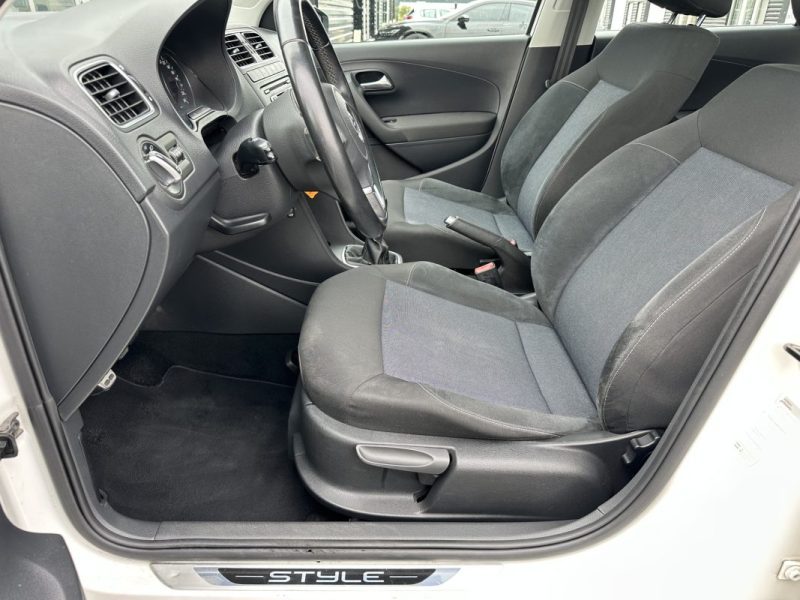 VOLKSWAGEN POLO 1.2 60CV STYLE 2011 TOIT OUVRANT MOTEUR A CHAINE SUIVI & GARANTIE 12 MOIS
