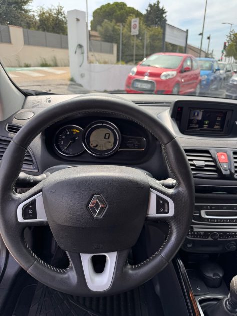 RENAULT MEGANE III 1.9 DCI 130 BOSE 2010