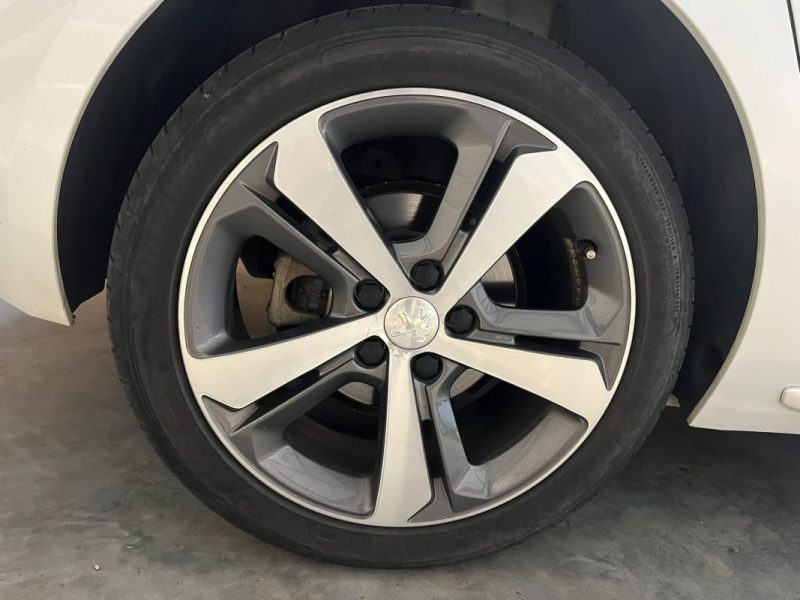 PEUGEOT - 308 II - 1.5 BLUE HDI - 130 cv - GT LINE - EAT 8 - 2019 - 123000 km - Carplay 
