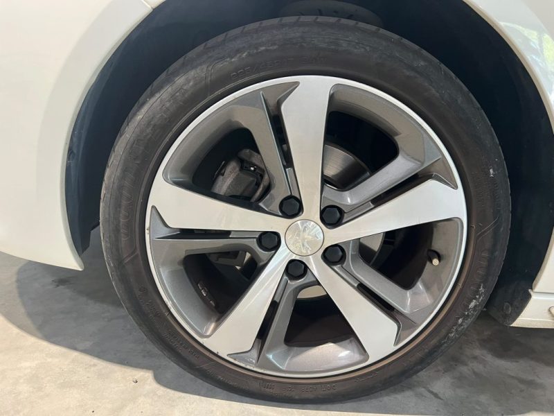 PEUGEOT - 308 II - 1.5 BLUE HDI - 130 cv - GT LINE - EAT 8 - 2019 - 123000 km - Carplay 