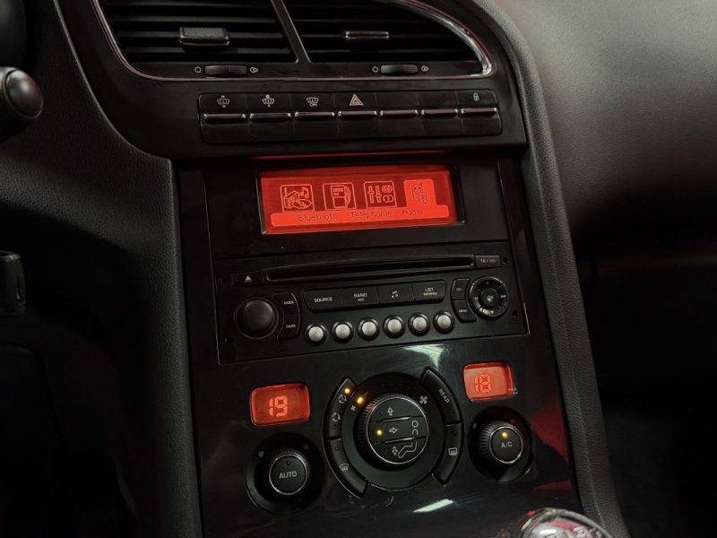 🟢 Peugeot 5008 ECRAN 2.0 HDI 150 CV Gps Bluetooth Toit panoramique Régulateur 