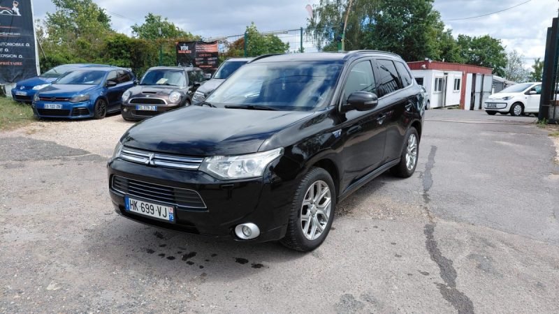 MITSUBISHI OUTLANDER PHEV 4WD 2014