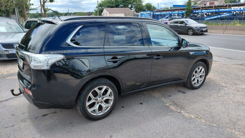 MITSUBISHI OUTLANDER PHEV 4WD 2014