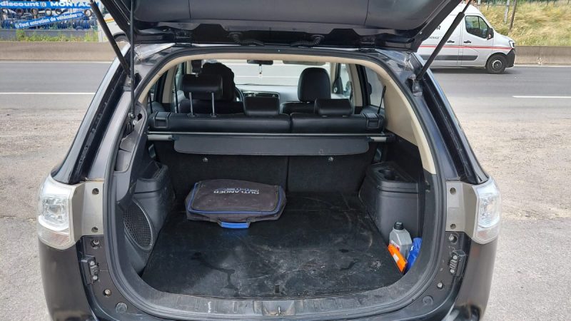 MITSUBISHI OUTLANDER PHEV 4WD 2014