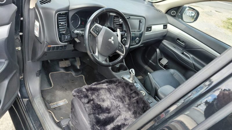 MITSUBISHI OUTLANDER PHEV 4WD 2014