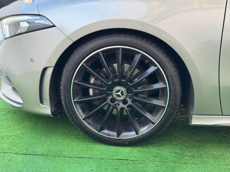 MERCEDES-BENZ CLASSE A  180 D 116 CV AMG LINE / TOIT OUVRANT GARANTIE 12 MOIS  