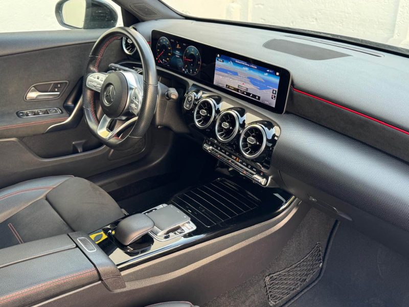 MERCEDES-BENZ CLASSE A  180 D 116 CV AMG LINE / TOIT OUVRANT GARANTIE 12 MOIS  