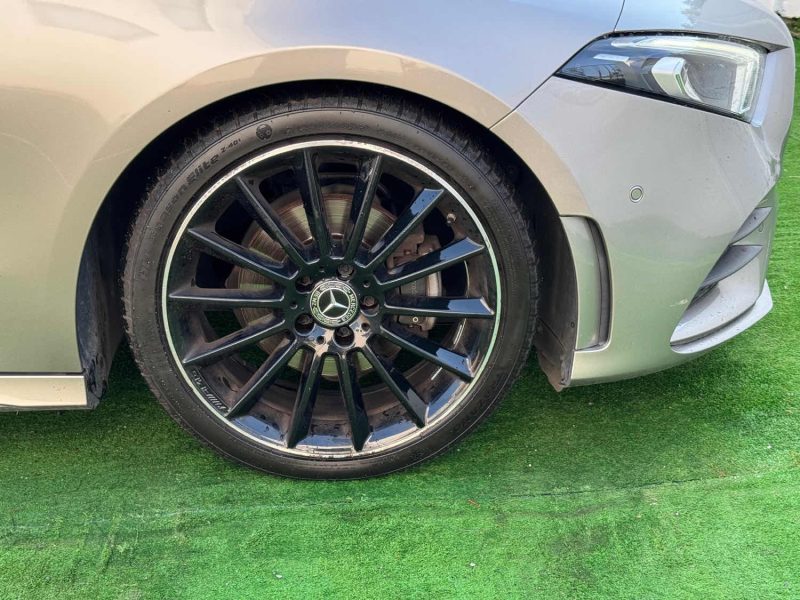 MERCEDES-BENZ CLASSE A  180 D 116 CV AMG LINE / TOIT OUVRANT GARANTIE 12 MOIS  