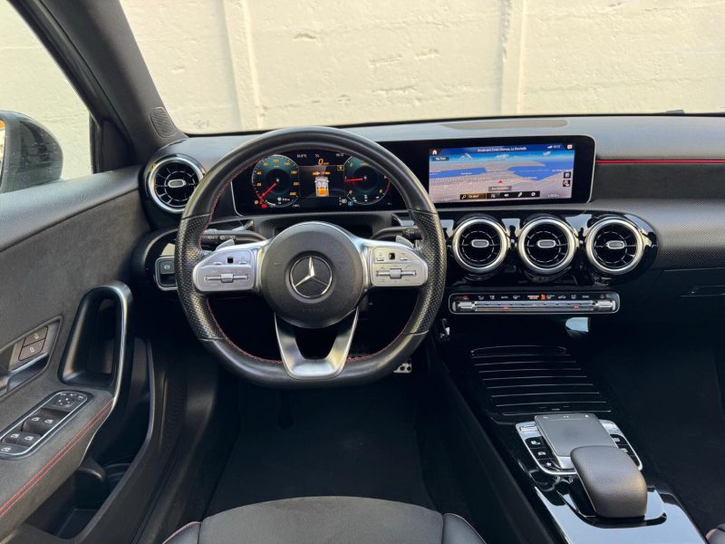 MERCEDES-BENZ CLASSE A  180 D 116 CV AMG LINE / TOIT OUVRANT GARANTIE 12 MOIS  