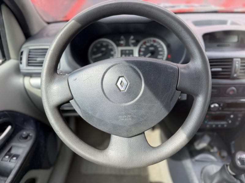RENAULT CLIO EXPRESSION 1.5 DCI 80 2003