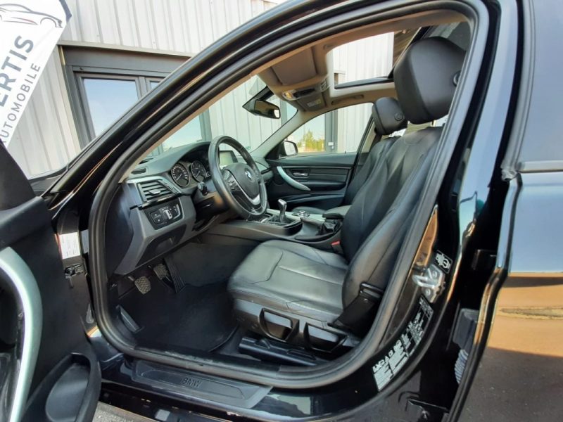 BMW 318D xDrive 143CV PACK SPORT TOIT PANO / CUIR / XENON / GPS