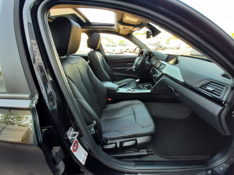 BMW 318D xDrive 143CV PACK SPORT TOIT PANO / CUIR / XENON / GPS