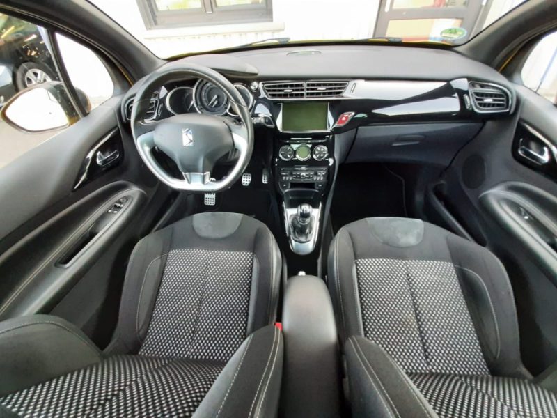 CITROEN DS3 1.6 HDi 110CV SPORTCHIC ( PREMIERE MAIN )