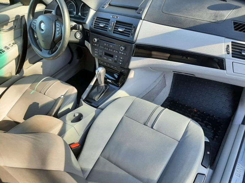 BMW X3 2.0D xDrive 177CV CARBON SCHWARZ TOIT PANO / CUIR / GPS 