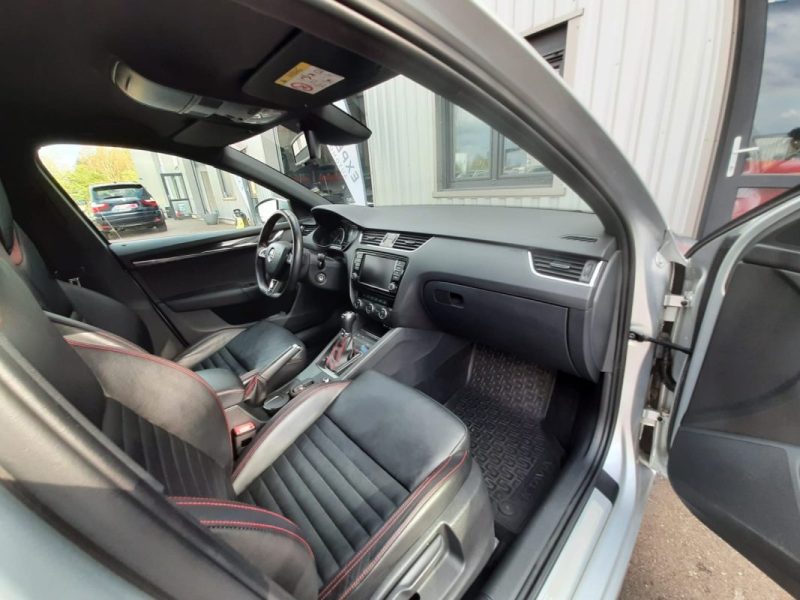 SKODA OCTAVIA 2.0 TSi RS 230CV DSG ( PREMIERE MAIN ) 