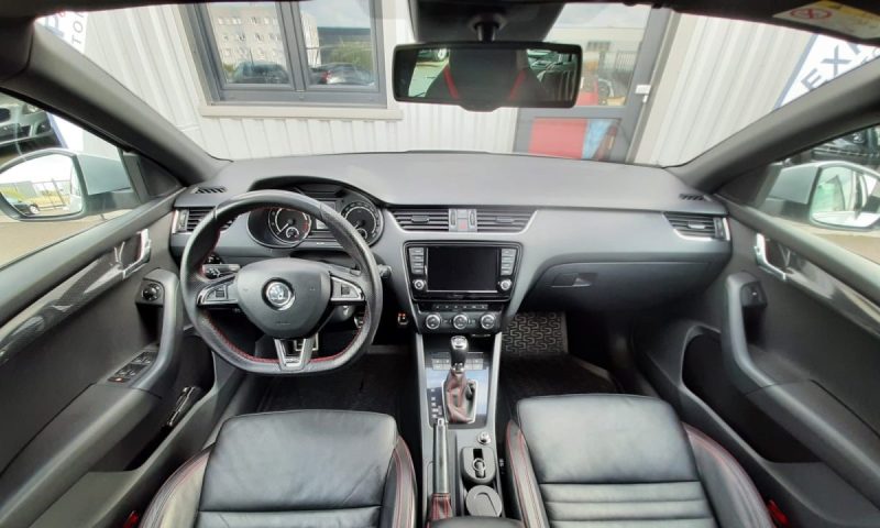 SKODA OCTAVIA 2.0 TSi RS 230CV DSG ( PREMIERE MAIN ) 