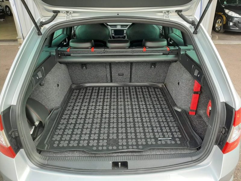 SKODA OCTAVIA 2.0 TSi RS 230CV DSG ( PREMIERE MAIN ) 