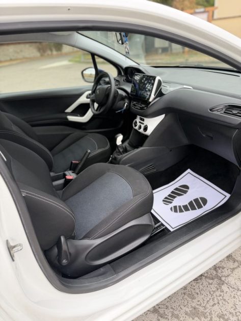 PEUGEOT 208 1.2 VTI 82 GARANTIE ET REVISE ✅