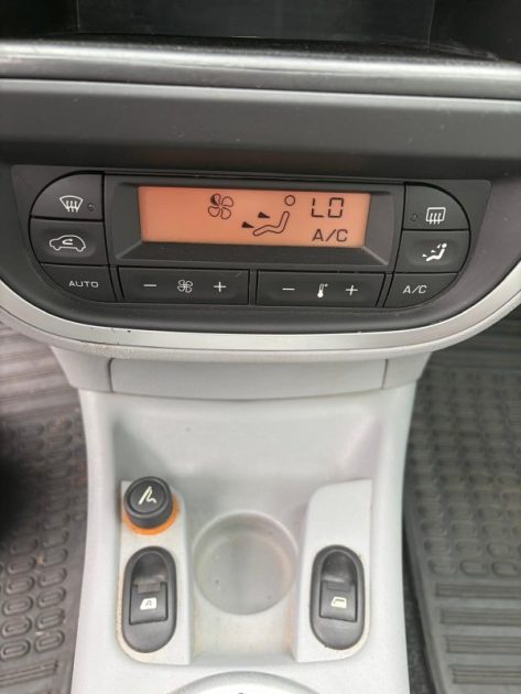 CITROEN  C3  1.4 ESSENCE 75 CV EXCLUSIVE 