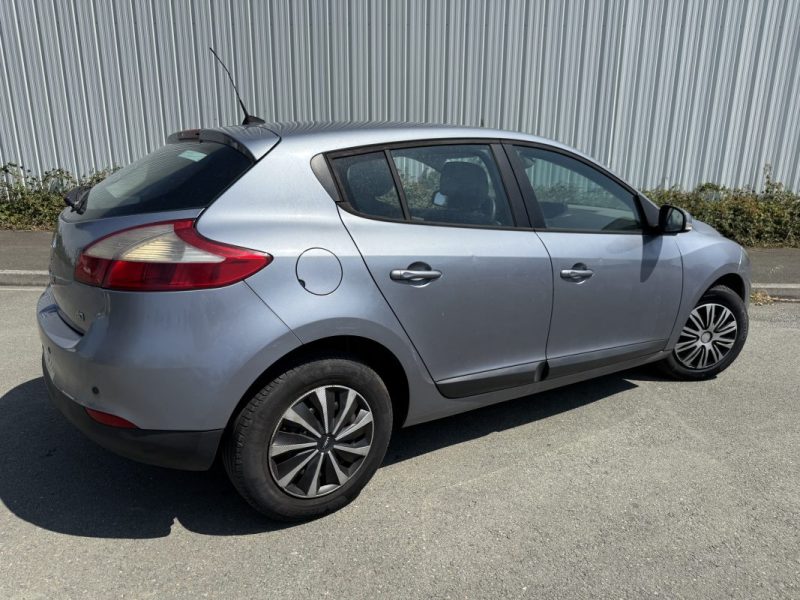 RENAULT MEGANEIII 1.5 DCI 85 AUTHENTIQUE 2010