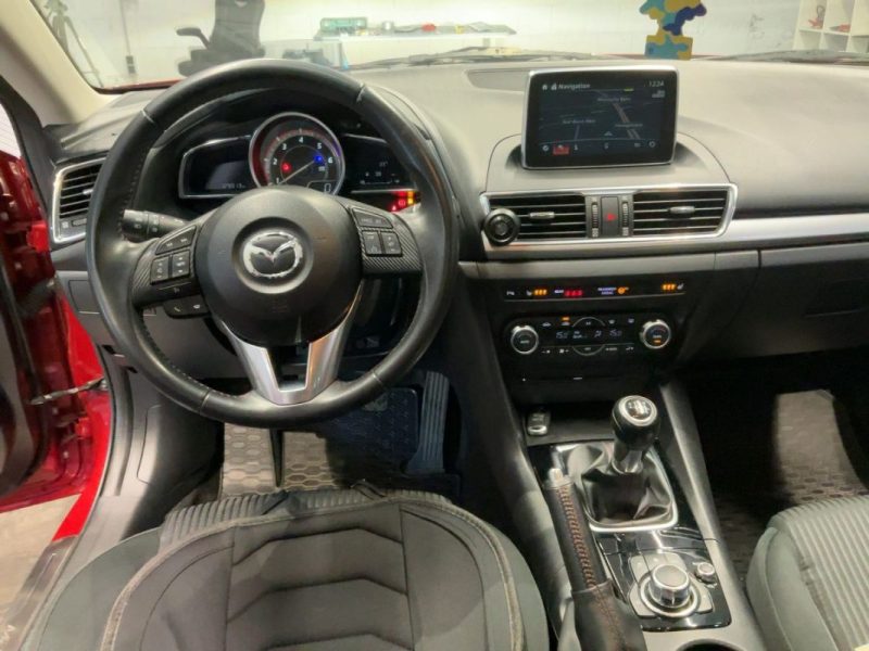 Mazda 3 2.2 Sky active diesel 510ch Sport Line GPS Sièges chauffants Bose systeme