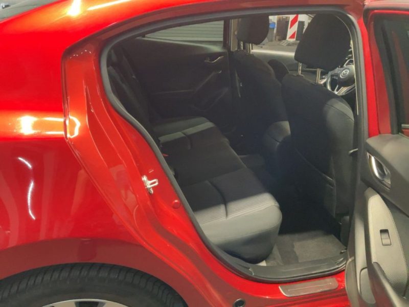 Mazda 3 2.2 Sky active diesel 510ch Sport Line GPS Sièges chauffants Bose systeme