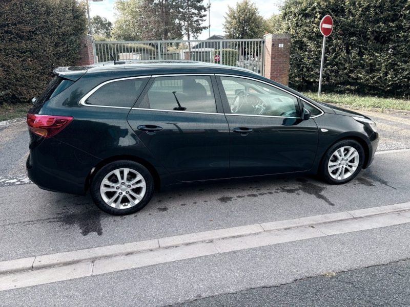 KIA CEED CEE'D 1.6 CRDI DREAM TEAM 130ch Sièges chauffants GPS Caméra
