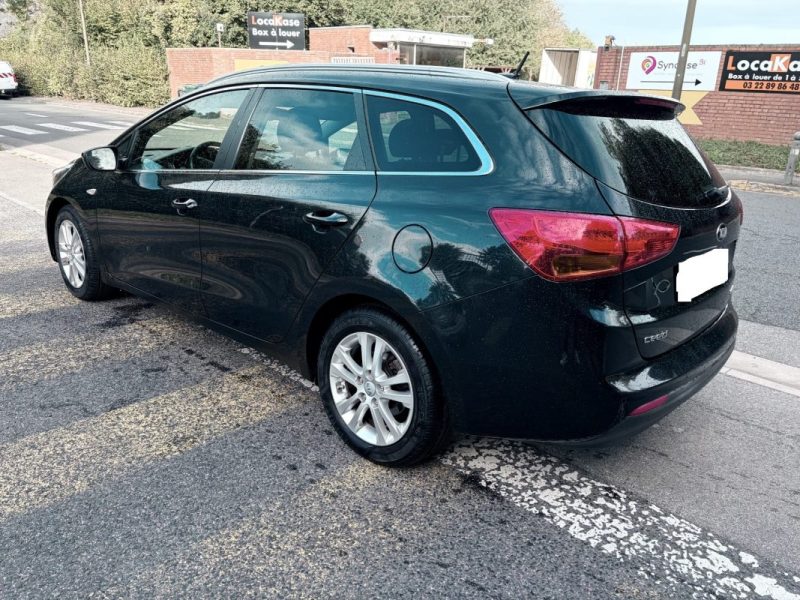 KIA CEED CEE'D 1.6 CRDI DREAM TEAM 130ch Sièges chauffants GPS Caméra