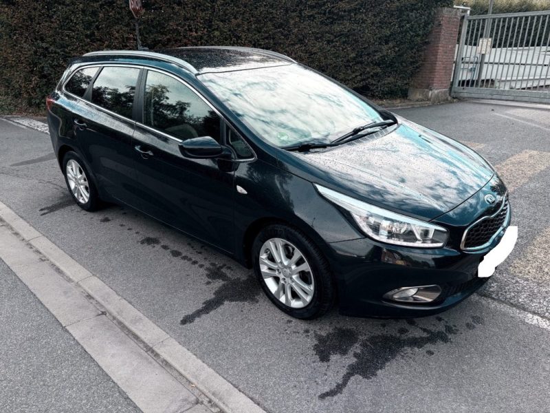 KIA CEED CEE'D 1.6 CRDI DREAM TEAM 130ch Sièges chauffants GPS Caméra