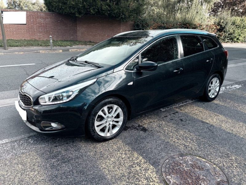 KIA CEED CEE'D 1.6 CRDI DREAM TEAM 130ch Sièges chauffants GPS Caméra