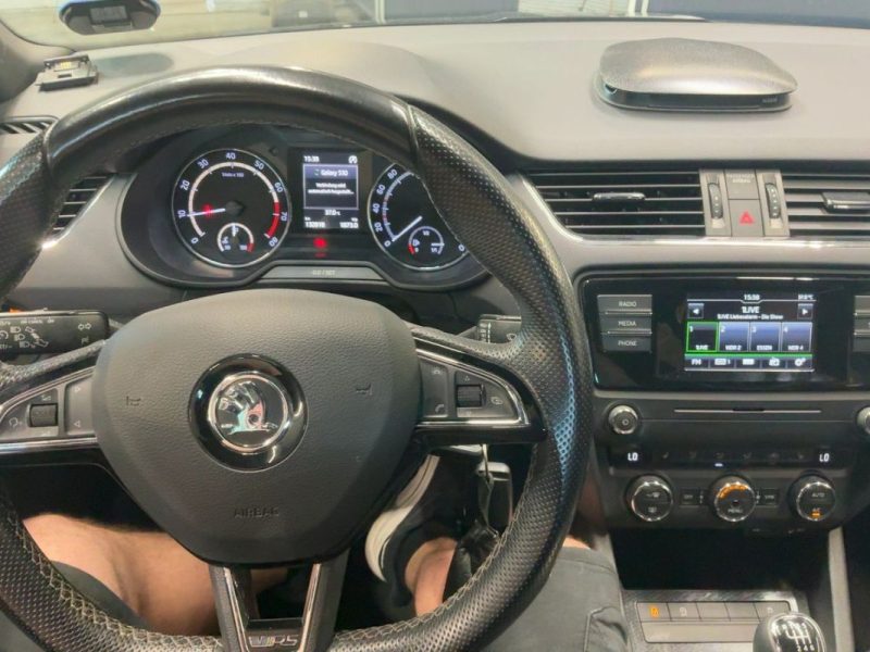 SKODA OCTAVIA  COMBI 2.0 TSI 220 RS