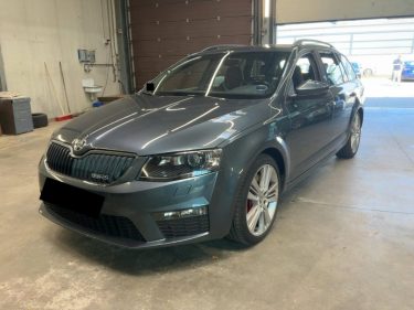 SKODA OCTAVIA  COMBI 2.0 TSI 220 RS