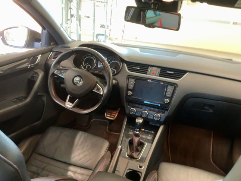 SKODA OCTAVIA COMBI 2.0 TSI 220 RS DSG*PANO*CAMERA*GPS*