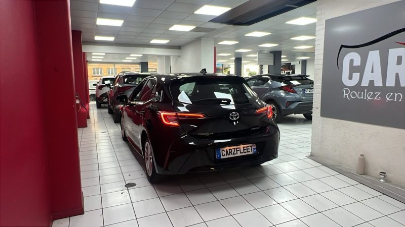 TOYOTA COROLLA BERLINE HYBRIDE 1.8 DYNAMIC BUSINESS 122cv/1 ERE MAIN/TVA RECUPERABLE